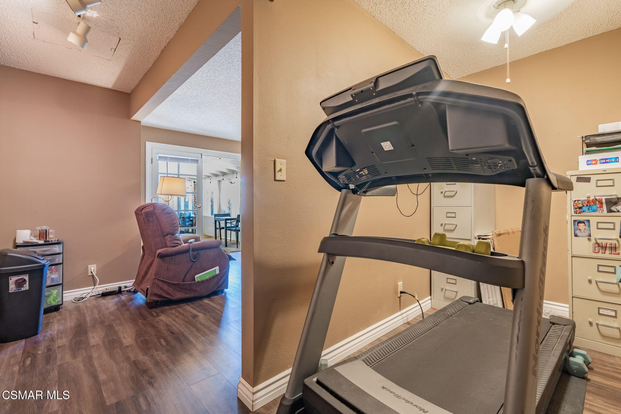 3239 Hamlin Avenue Simi Valley, CA 93063 - Photo 33 of 77 36-web-or-mls-_CK10263