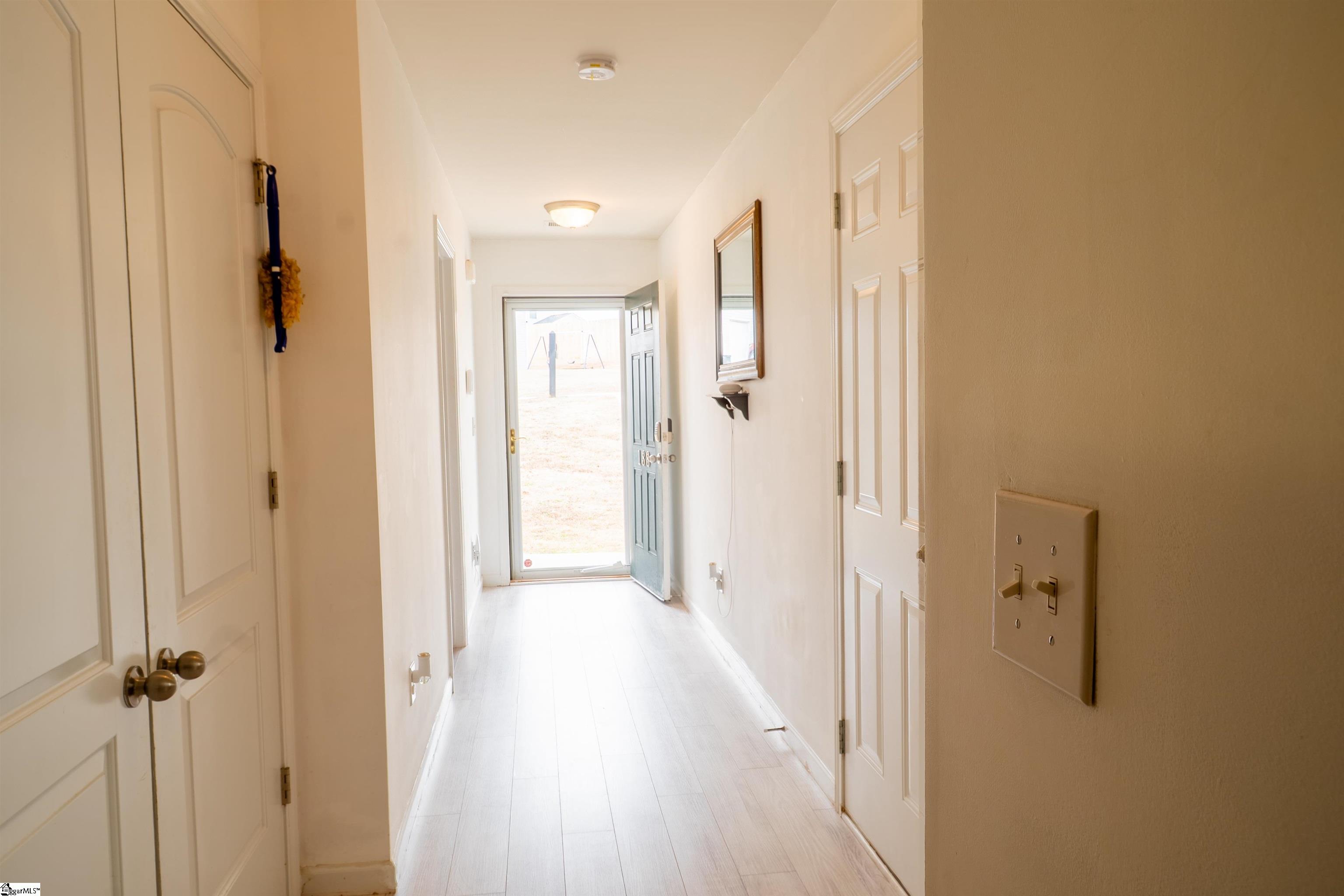 188 Queens Circle Laurens, SC 29360 - Photo 2 of 14