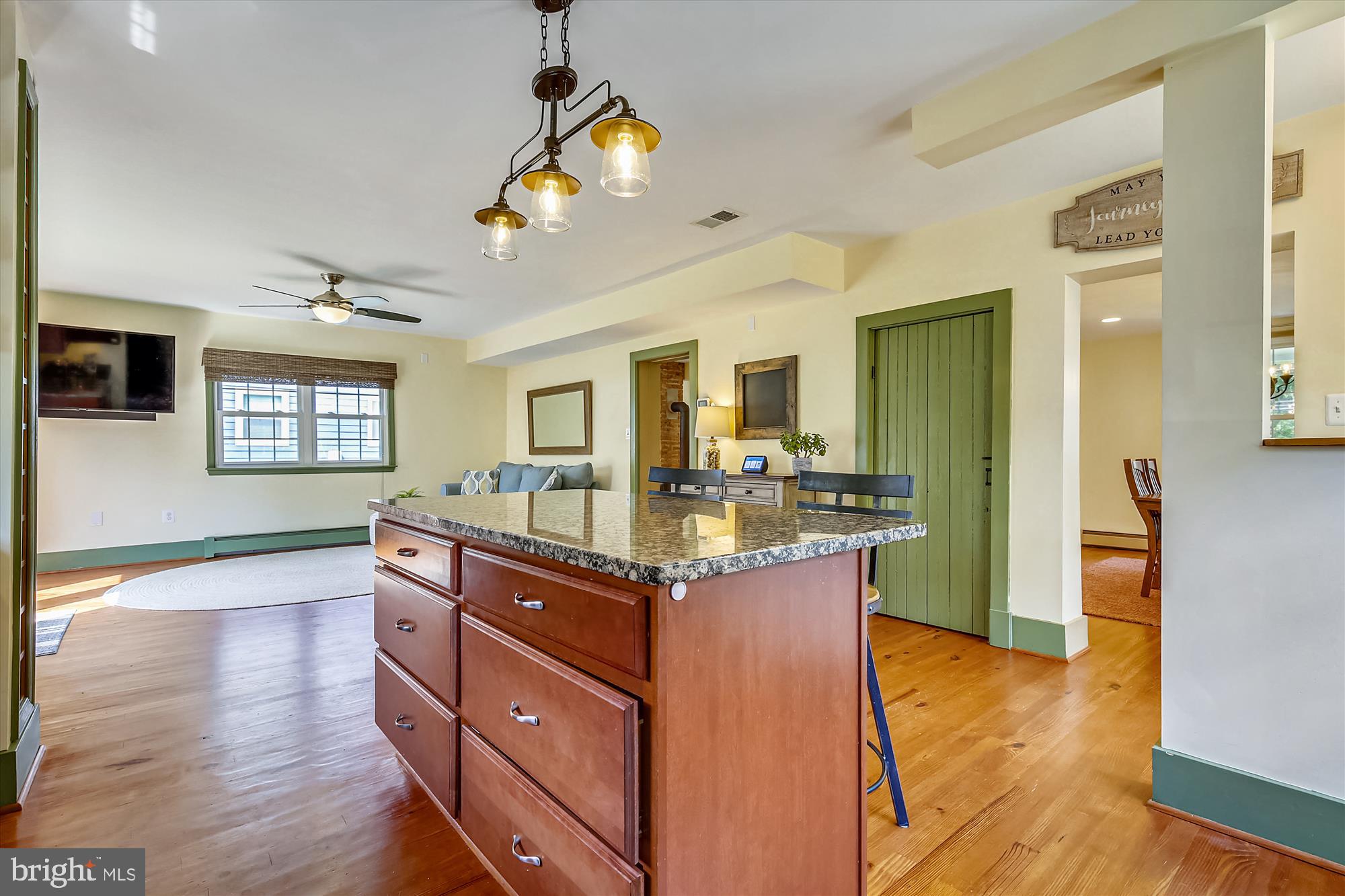 23804 Woodfield Road Gaithersburg, MD 20882 - Photo 14 of 57 Gallery Image 14