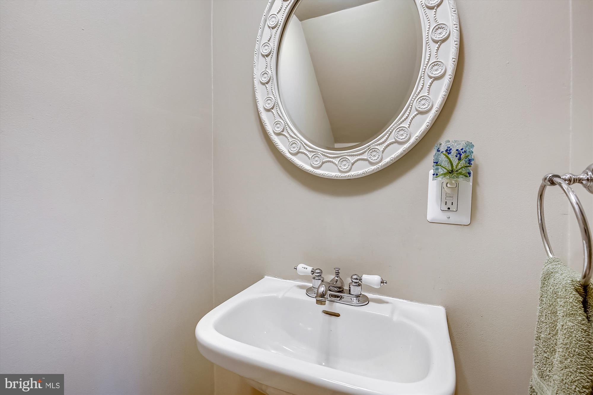 23804 Woodfield Road Gaithersburg, MD 20882 - Photo 20 of 57 Gallery Image 20