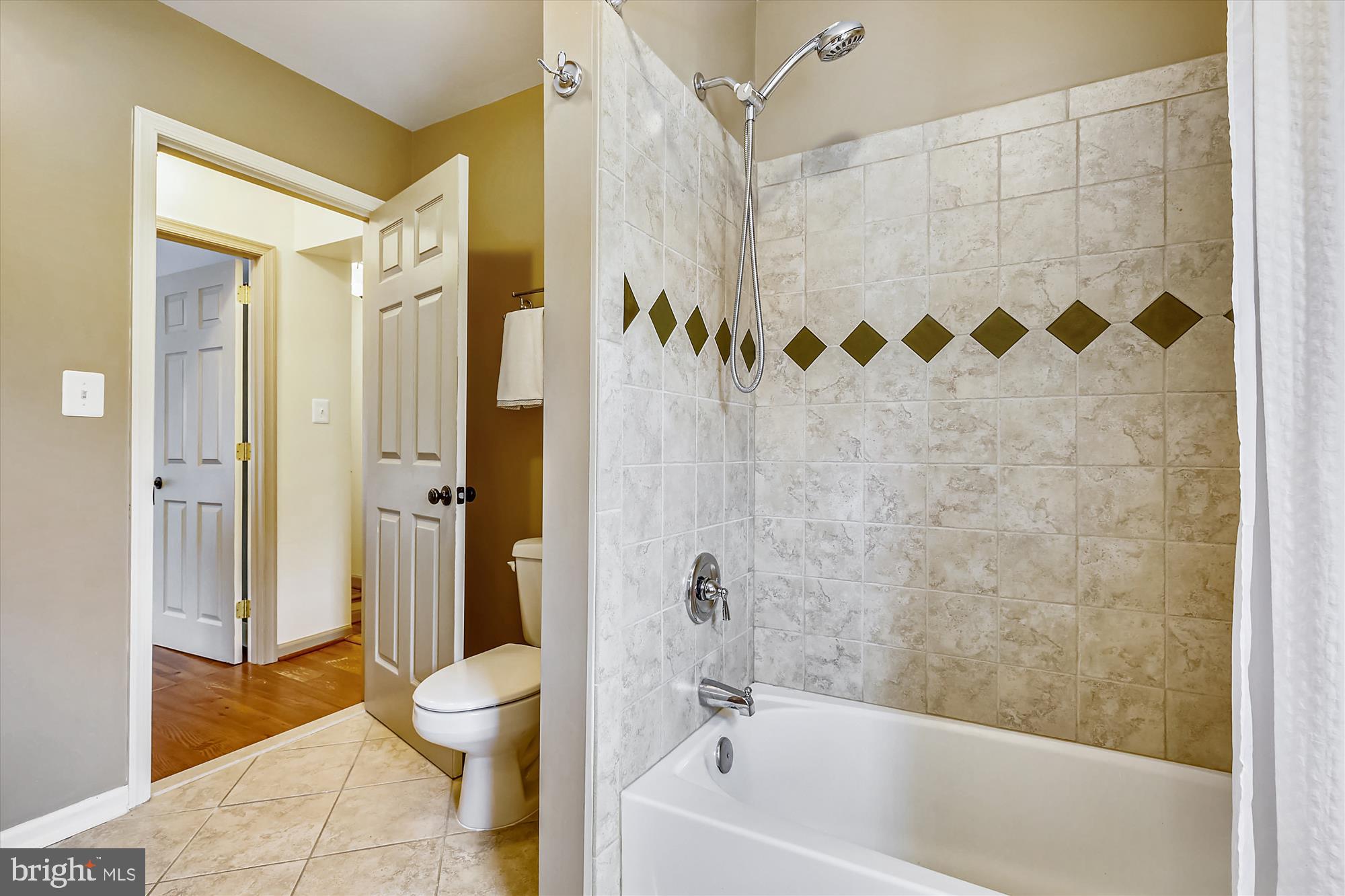 23804 Woodfield Road Gaithersburg, MD 20882 - Photo 26 of 57 Gallery Image 26