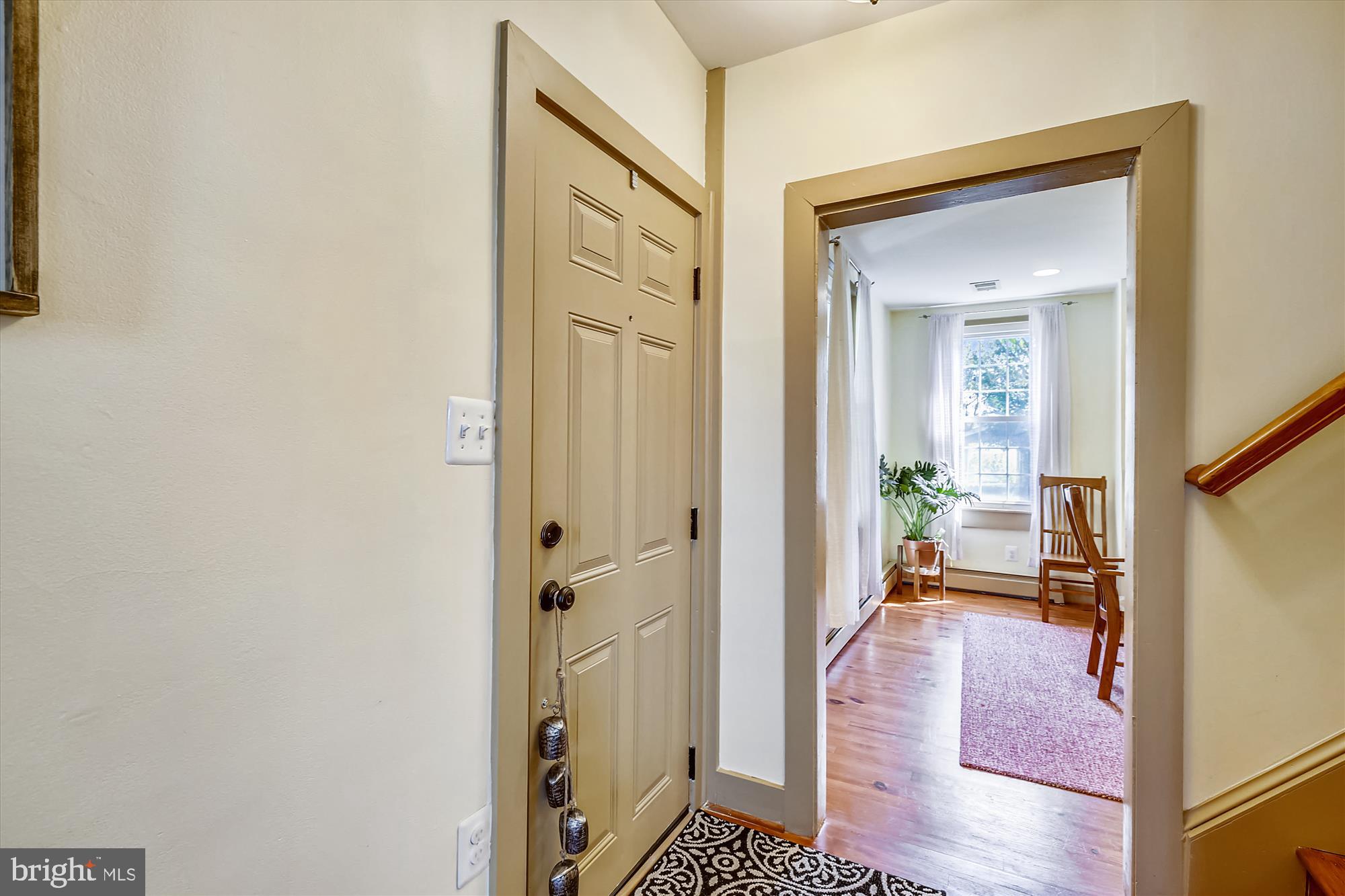 23804 Woodfield Road Gaithersburg, MD 20882 - Photo 4 of 57 Gallery Image 4