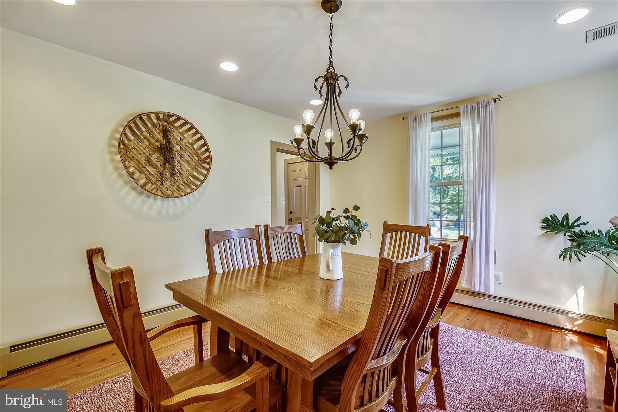 23804 Woodfield Road Gaithersburg, MD 20882 - Photo 6 of 57 Gallery Image 6