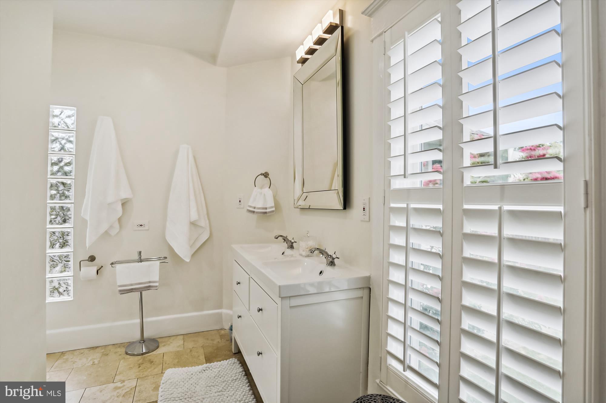 4887 MacArthur Boulevard Northwest Washington, DC 20007 - Photo 16 of 21 Primary Bath