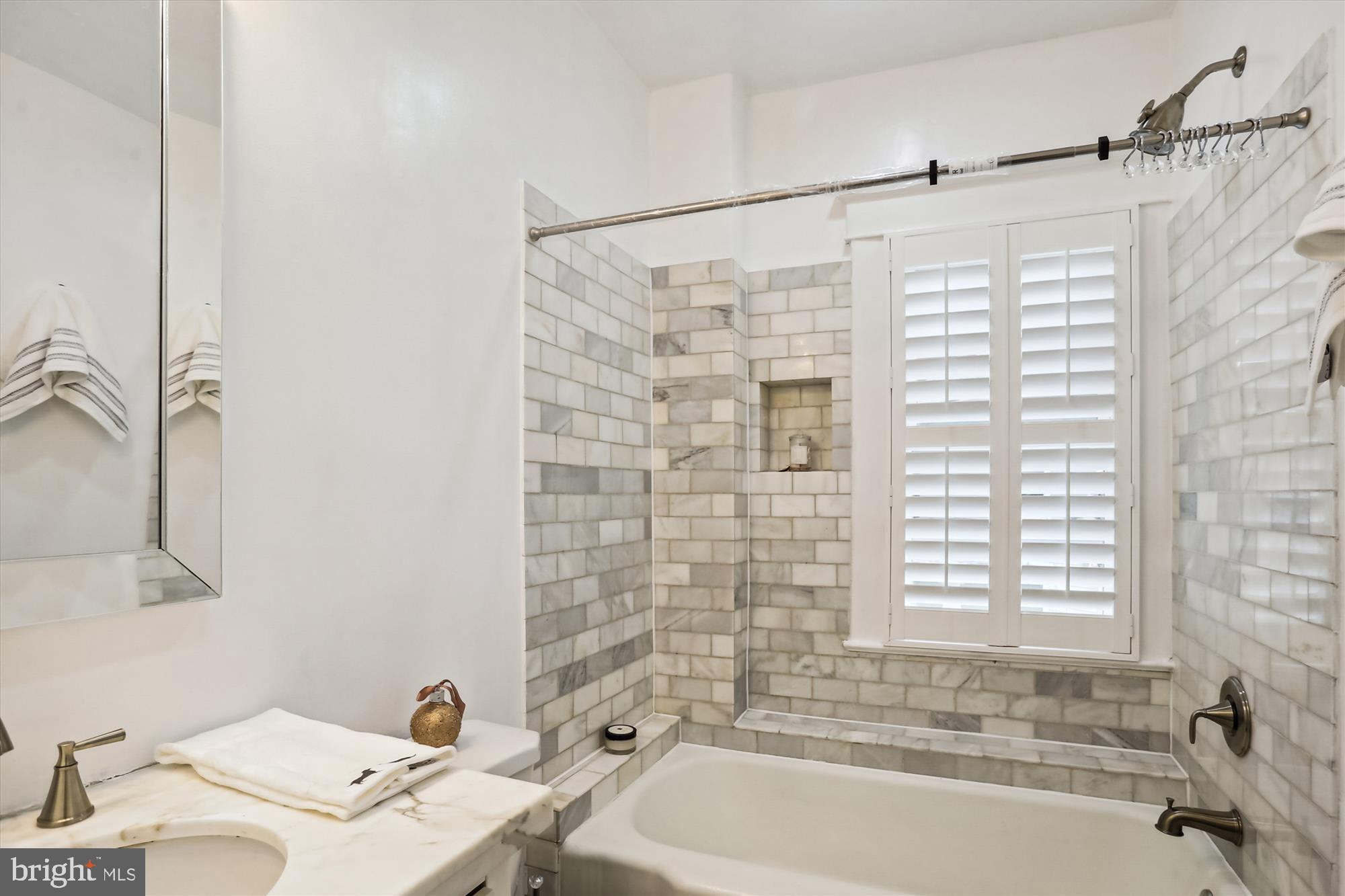 4887 MacArthur Boulevard Northwest Washington, DC 20007 - Photo 18 of 21 Second Bath