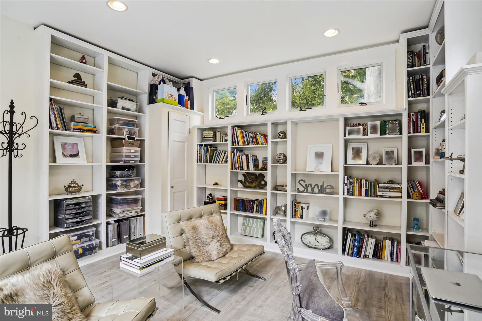 4887 MacArthur Boulevard Northwest Washington, DC 20007 - Photo 7 of 21 Family Room/Library