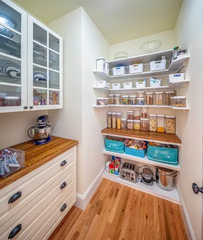 $949,900 | 4 Shore Lane, Dover, NH 03820