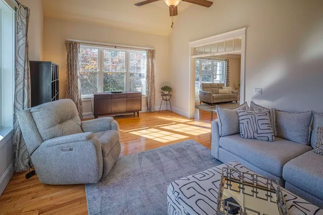 $949,900 | 4 Shore Lane, Dover, NH 03820