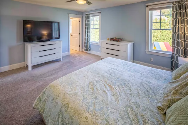 $949,900 | 4 Shore Lane, Dover, NH 03820