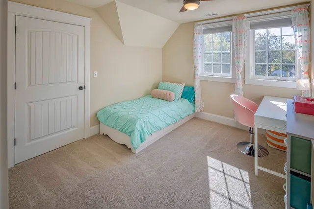 $949,900 | 4 Shore Lane, Dover, NH 03820