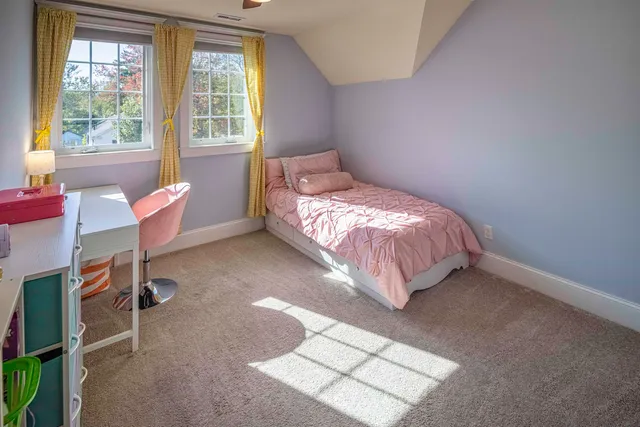 $949,900 | 4 Shore Lane, Dover, NH 03820