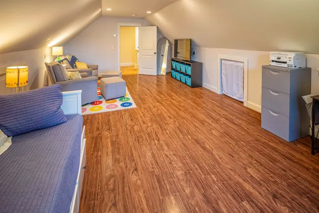 $949,900 | 4 Shore Lane, Dover, NH 03820