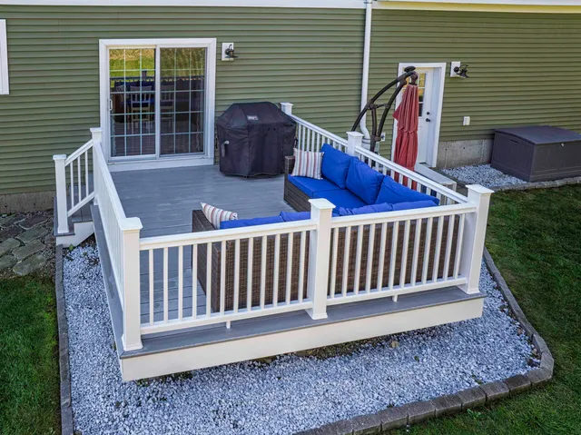 $949,900 | 4 Shore Lane, Dover, NH 03820