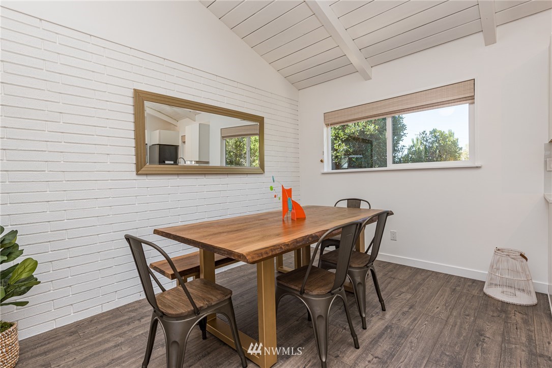 271 3 Crabs Road Sequim, WA 98382 - Photo 27 of 40 a dining room with furniture and window