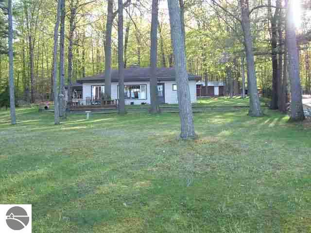 9194 Skegemog Point Road Williamsburg, MI 49690 - Photo 15 of 17 1736102-14.JPG