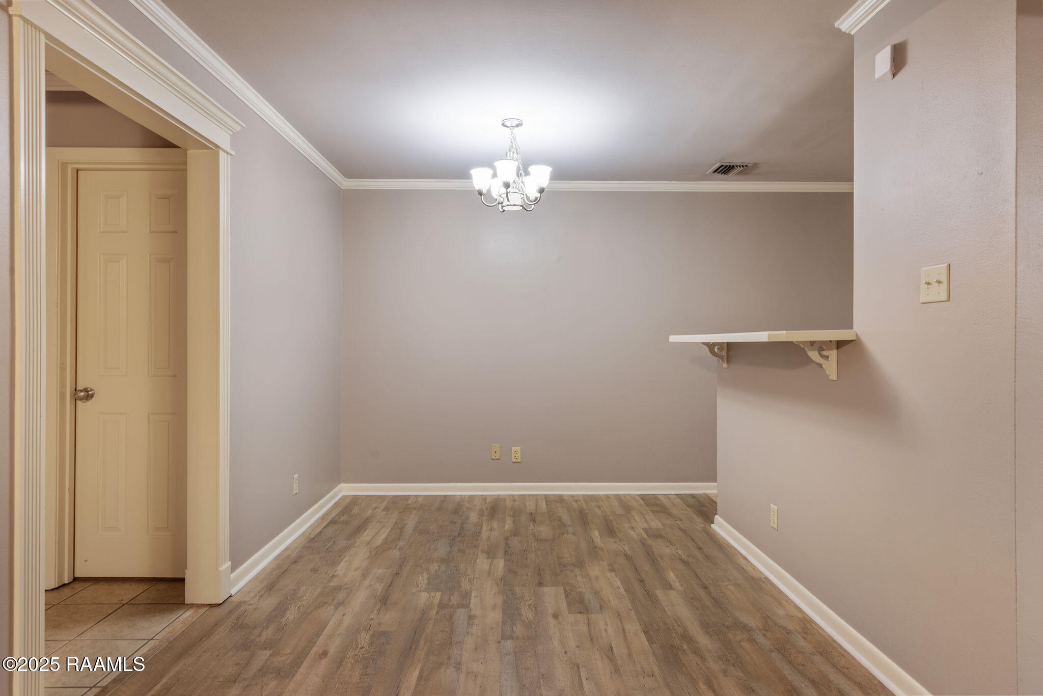 220 Doucet Road, Unit 207A Lafayette, LA 70503 - Photo 9 of 24 7-web-or-mls-220 Doucet Rd 207A-7