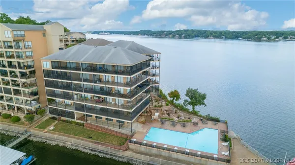 $344,500 | 90 Falls Point Drive, Unit 1B, Lake Ozark, MO 65049