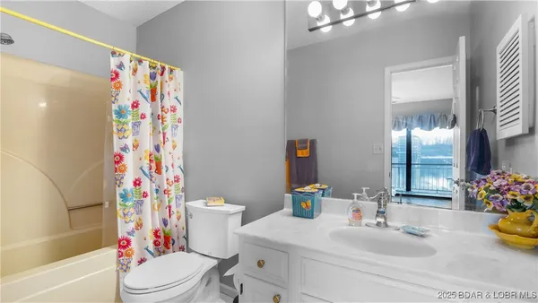 $344,500 | 90 Falls Point Drive, Unit 1B, Lake Ozark, MO 65049