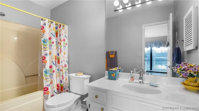 $348,500 | 90 Falls Point Drive, Unit 1B, Lake Ozark, MO 65049