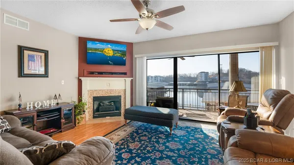 $344,500 | 90 Falls Point Drive, Unit 1B, Lake Ozark, MO 65049