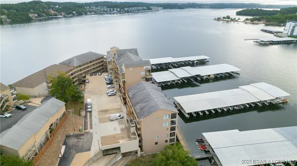 $344,500 | 90 Falls Point Drive, Unit 1B, Lake Ozark, MO 65049