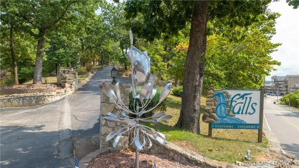 $344,500 | 90 Falls Point Drive, Unit 1B, Lake Ozark, MO 65049