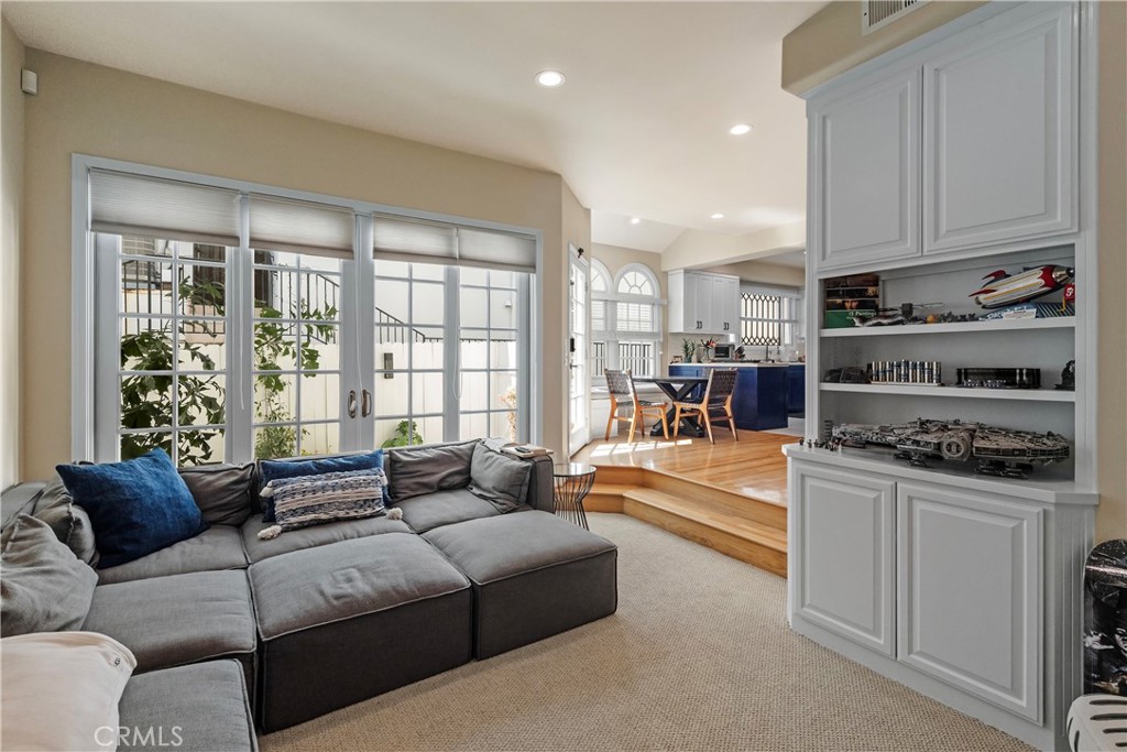 336 10th Street Manhattan Beach, CA 90266 - Photo 14 of 33