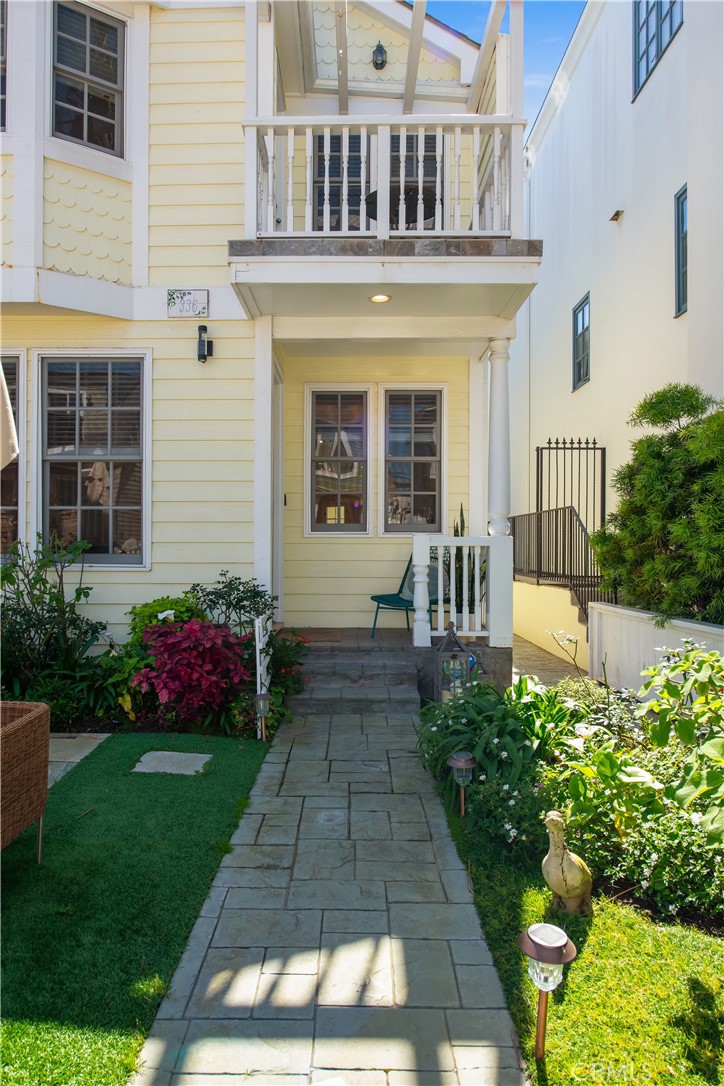 336 10th Street Manhattan Beach, CA 90266 - Photo 3 of 33