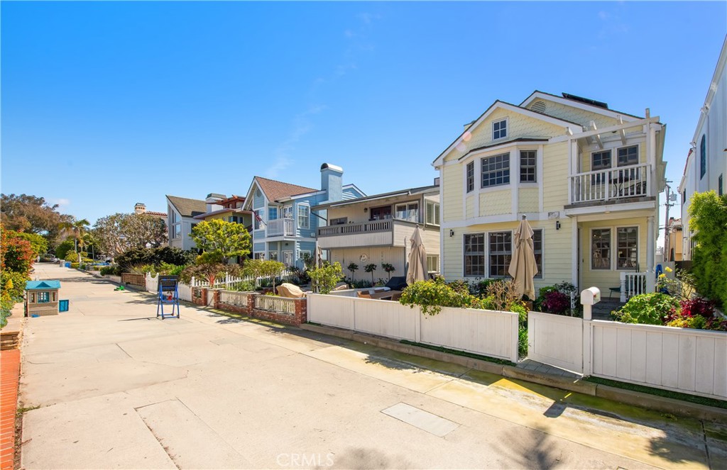 336 10th Street Manhattan Beach, CA 90266 - Photo 32 of 33