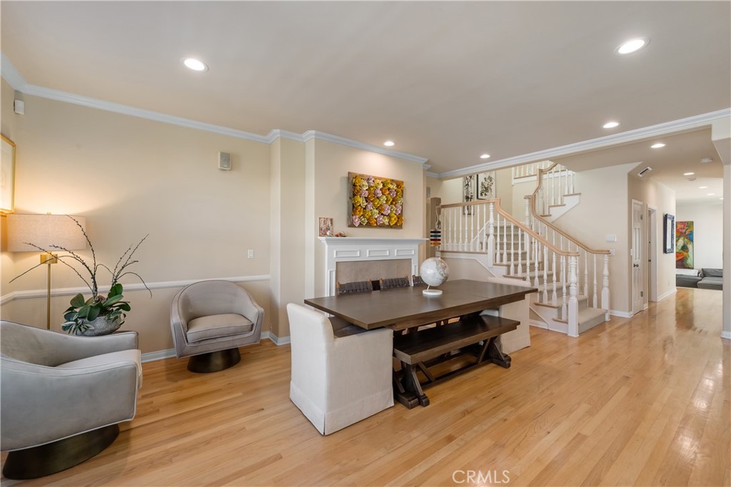 336 10th Street Manhattan Beach, CA 90266 - Photo 5 of 33