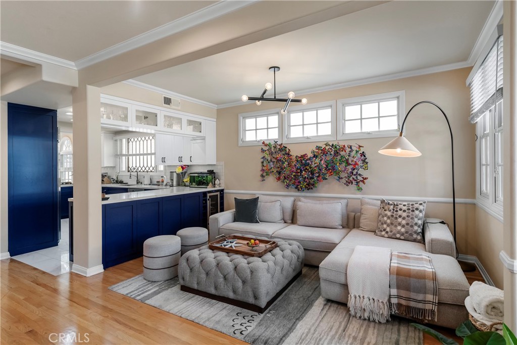 336 10th Street Manhattan Beach, CA 90266 - Photo 9 of 33