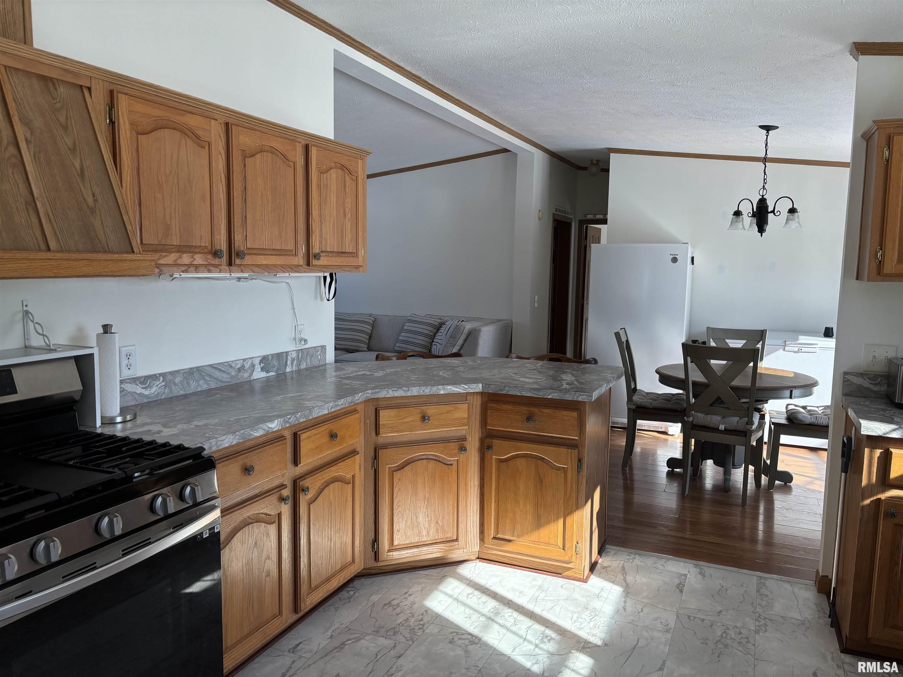 400 West Collins Street Mendon, IL 62351 - Photo 11 of 24