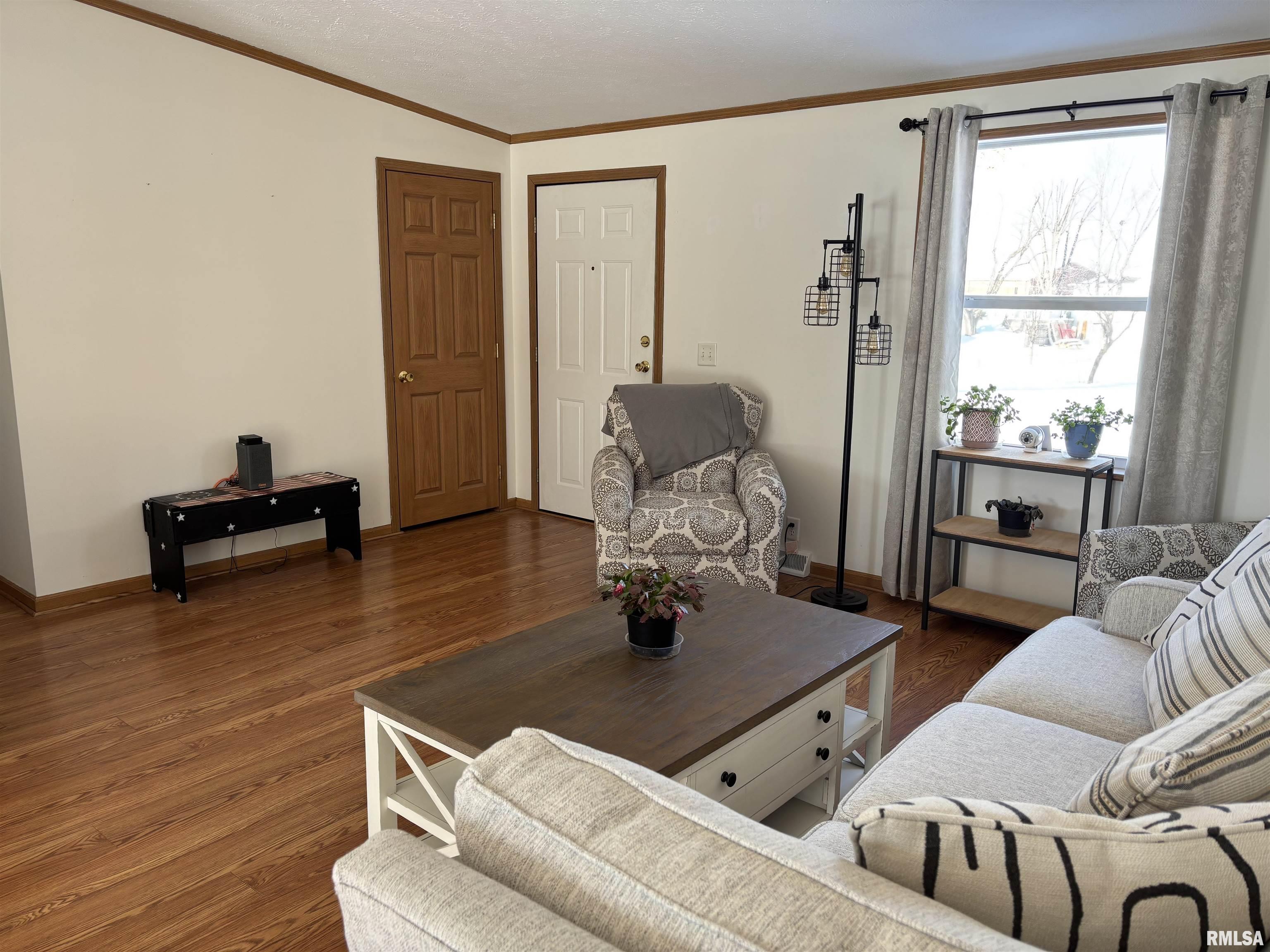 400 West Collins Street Mendon, IL 62351 - Photo 8 of 24