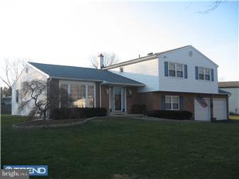 127 Tulip Road Holland, PA 18966 - Photo 1 of 12 Gallery Image 1