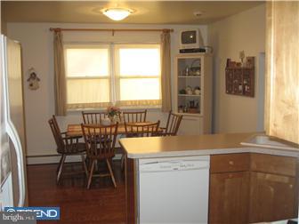 127 Tulip Road Holland, PA 18966 - Photo 6 of 12 Kitchen