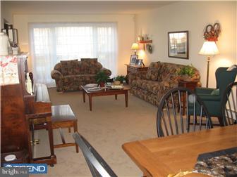 127 Tulip Road Holland, PA 18966 - Photo 8 of 12 Living Room