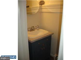 127 Tulip Road Holland, PA 18966 - Photo 10 of 12 Gallery Image 10