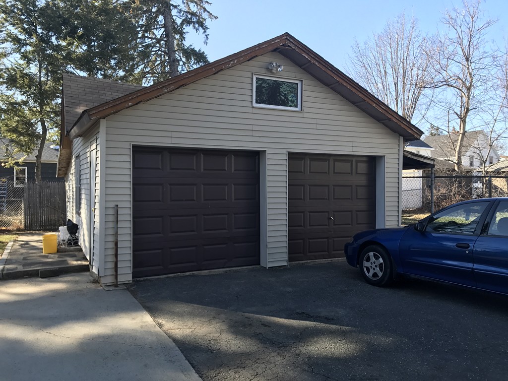 202-204 Oak Street Springfield, MA 01151 - Photo 2 of 6 Gallery Image 2