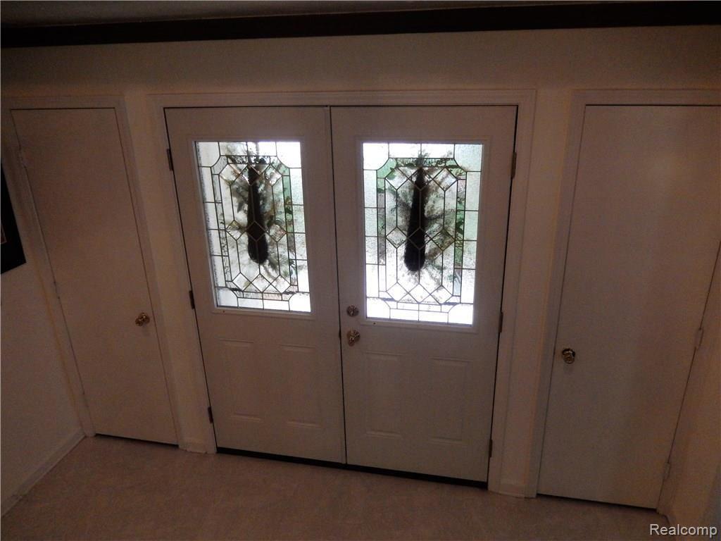 381 Shellbourne Drive Rochester Hills, MI 48309 - Photo 15 of 28