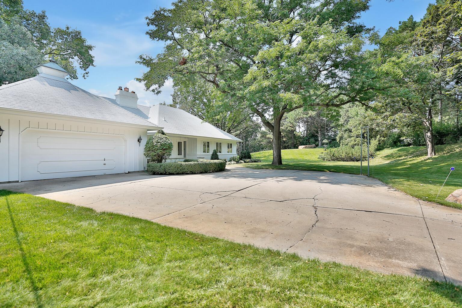 7104 Down Road Edina, MN 55439 - Photo 2 of 11