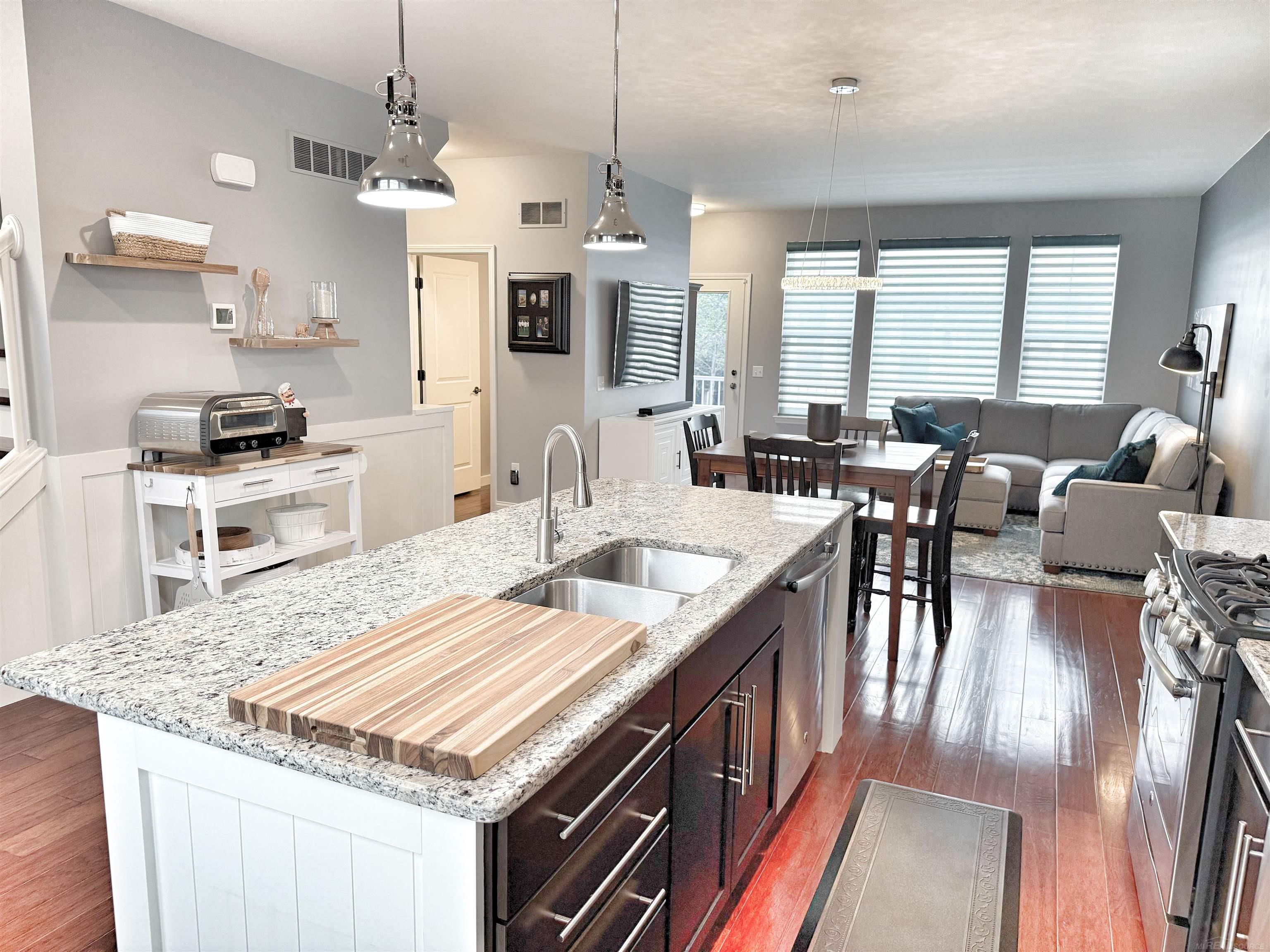3084 Kilmer Avenue Troy, MI 48083 - Photo 15 of 40 50211903-C6B76710-F167-4DDC-A21A-BA7AB63D74AA.JPG