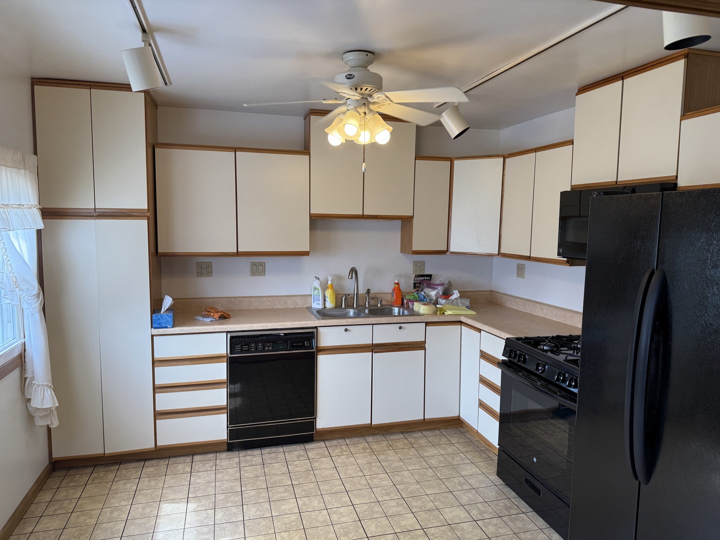 405 Cherry Valley Road Vernon Hills, IL 60061 - Photo 5 of 20