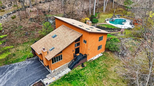 $1,290,000 | 57 Chester Court, Cortlandt Manor, NY 10567