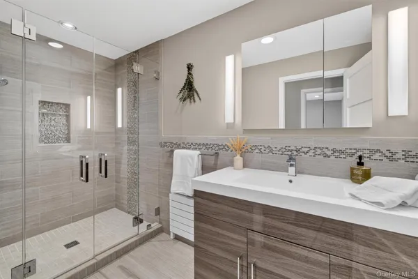 $1,290,000 | 57 Chester Court, Cortlandt Manor, NY 10567