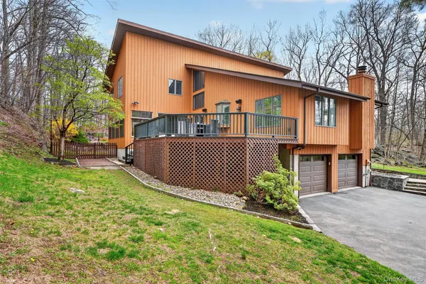 $1,290,000 | 57 Chester Court, Cortlandt Manor, NY 10567
