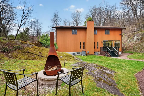 $1,290,000 | 57 Chester Court, Cortlandt Manor, NY 10567