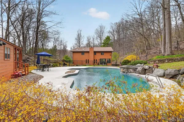 $1,290,000 | 57 Chester Court, Cortlandt Manor, NY 10567