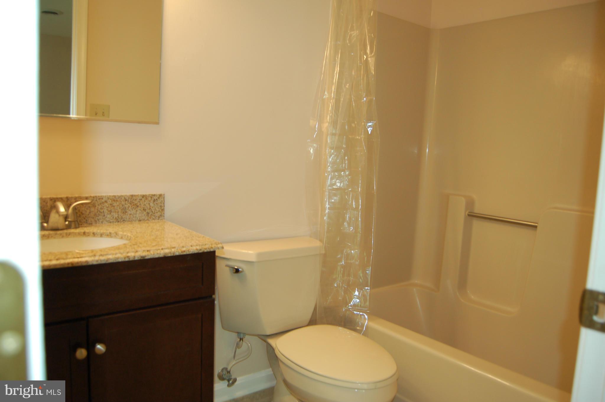 7238 Hikmat Road Manassas, VA 20111 - Photo 13 of 19 Bath