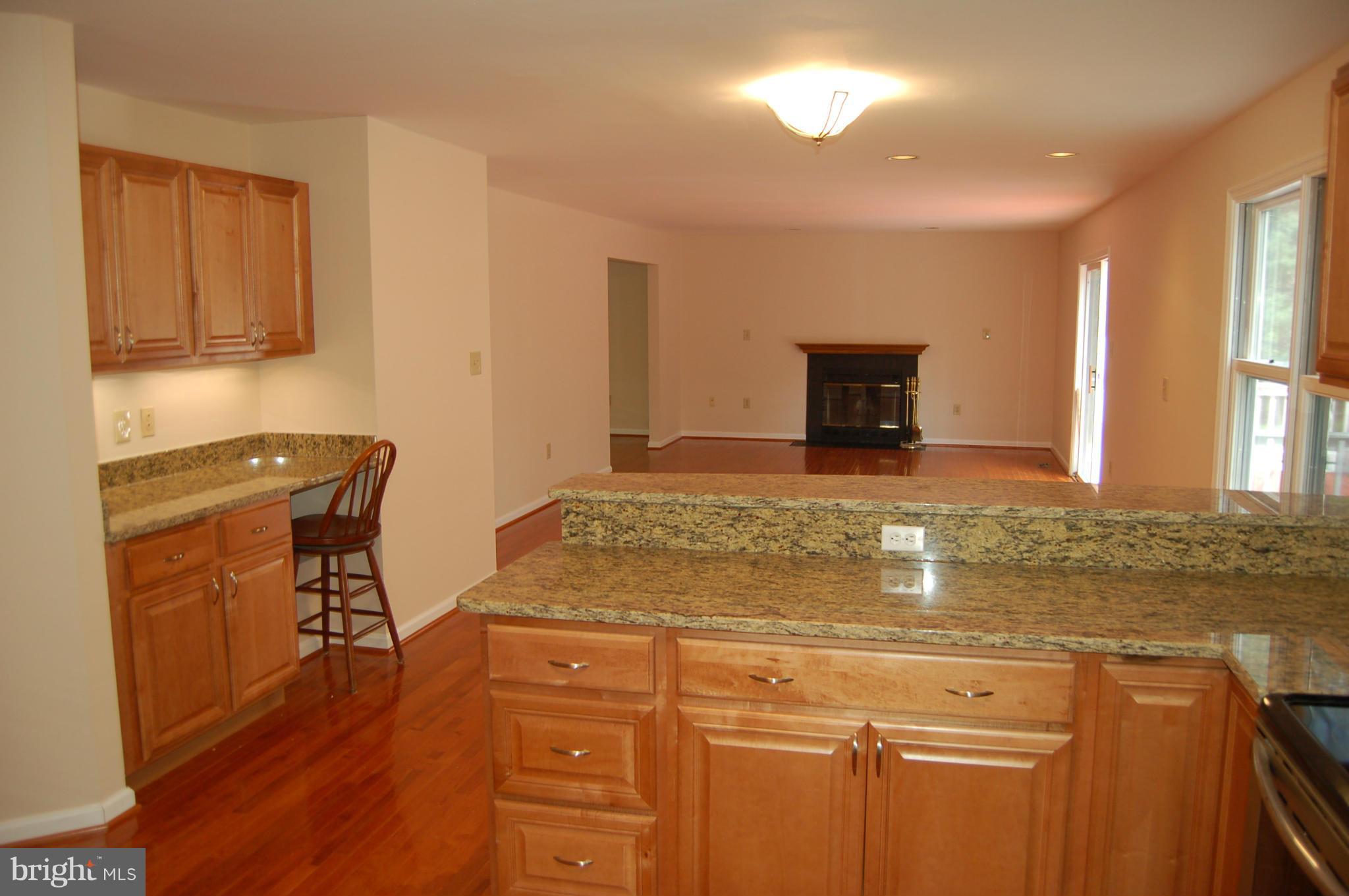7238 Hikmat Road Manassas, VA 20111 - Photo 5 of 19 Kitchen