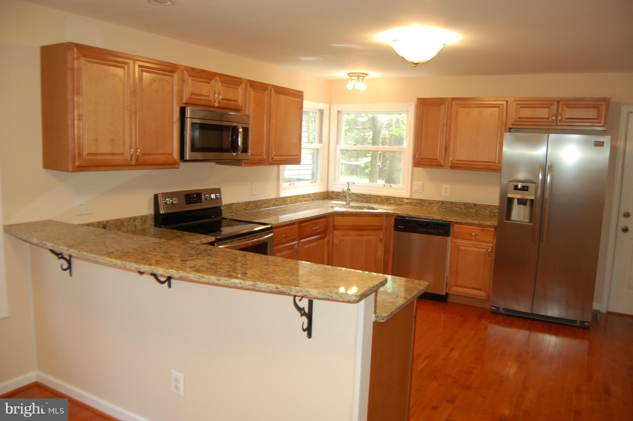 7238 Hikmat Road Manassas, VA 20111 - Photo 7 of 19 Kitchen